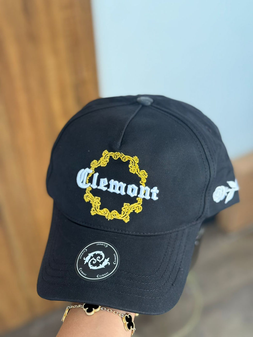Miniatura: Sale gorras 