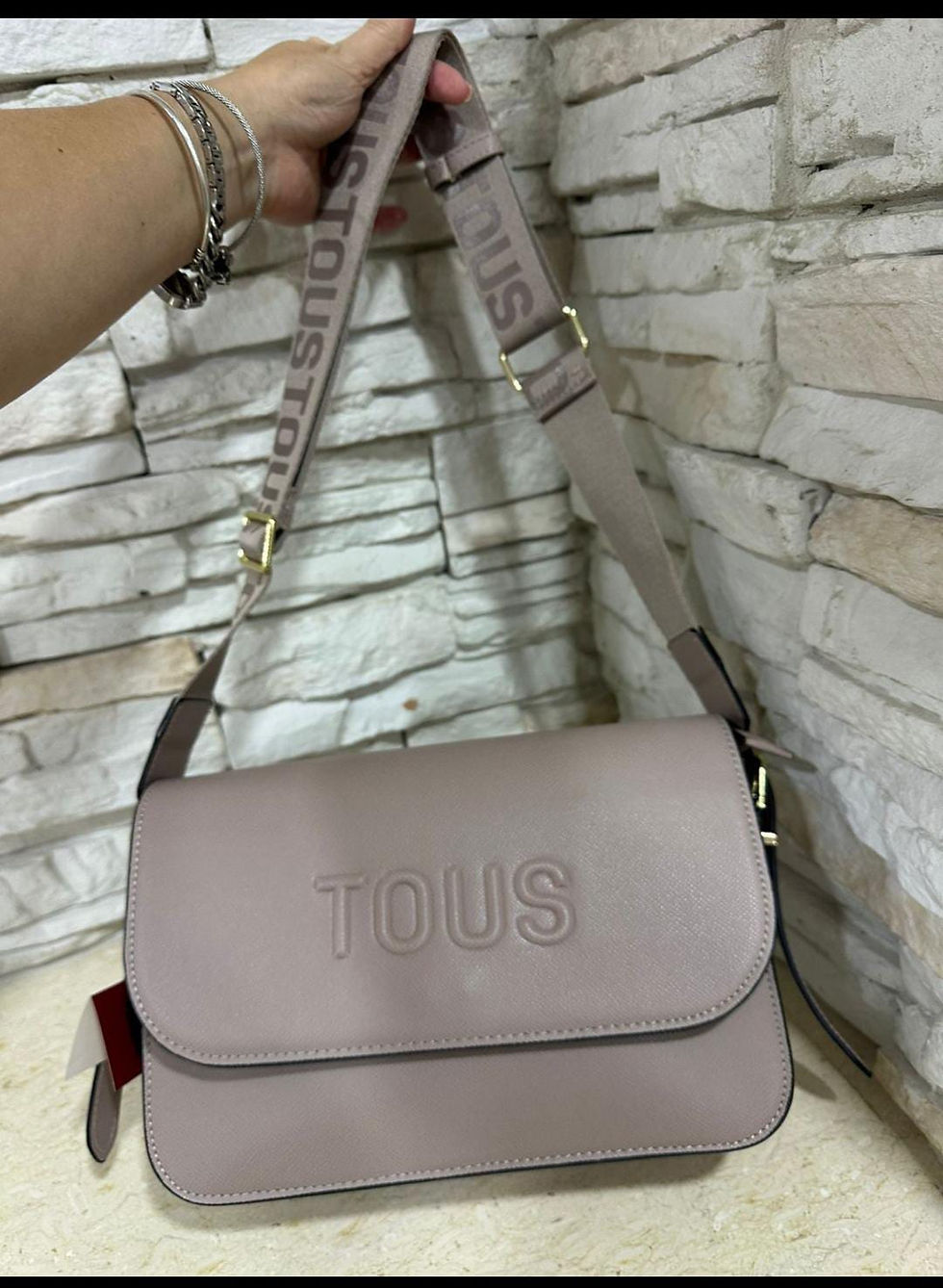 Miniatura: TOUS