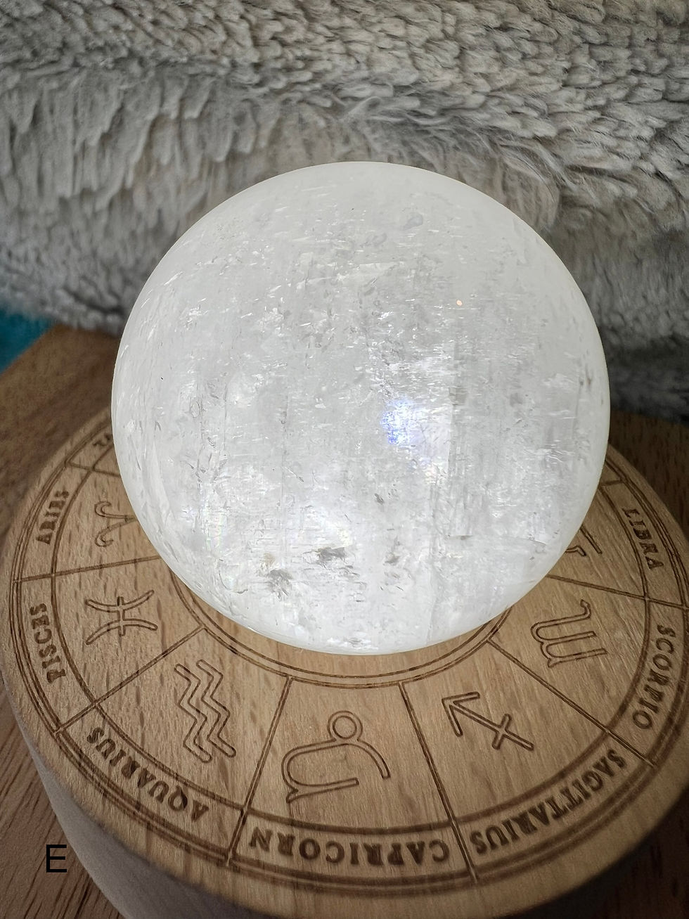 Thumbnail: White Calcite Sphere