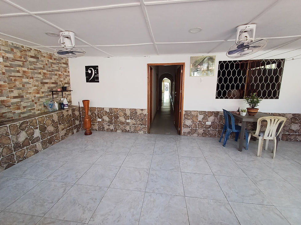 Miniatura: TRADICIONAL CASA, IDEAL PARA FAMILIAS QUE BUSCAN COMODIDAD Y AMPLITUD