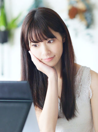 毎日のスキンケアとメイクは大きめの卓上鏡で