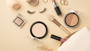 流行の口紅より正しい鏡を