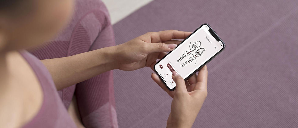 fitness-woman-holding-smartphone-with-blank-screen-1023.jpg
