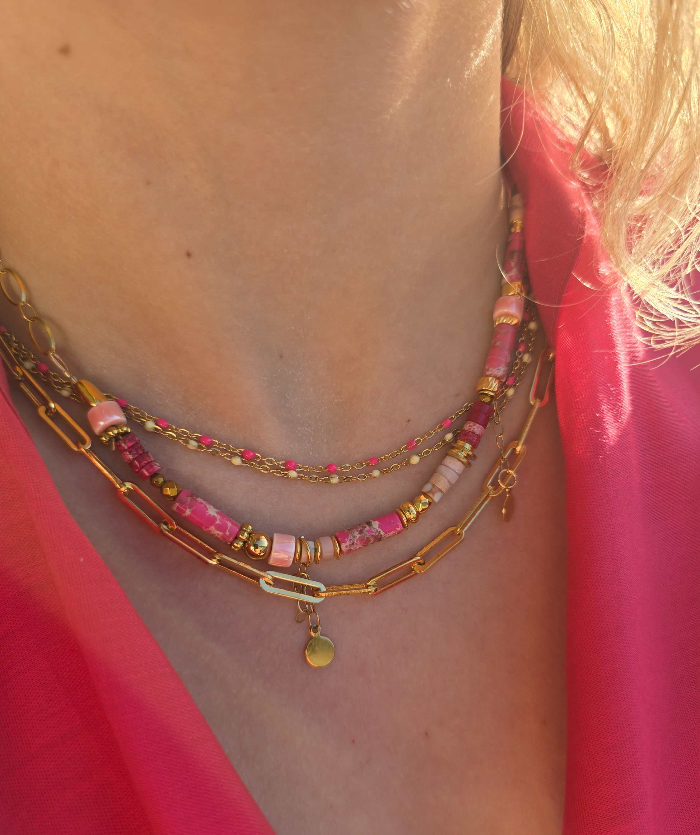 Collier Maya - acier inoxydable doré et pierres naturelles roses