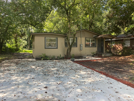 דוגמה לעסקת פליפ: קניה במכירה פומבית במחוז, שיפוץ מלא ומכירה - גקסונוויל, פלורידה