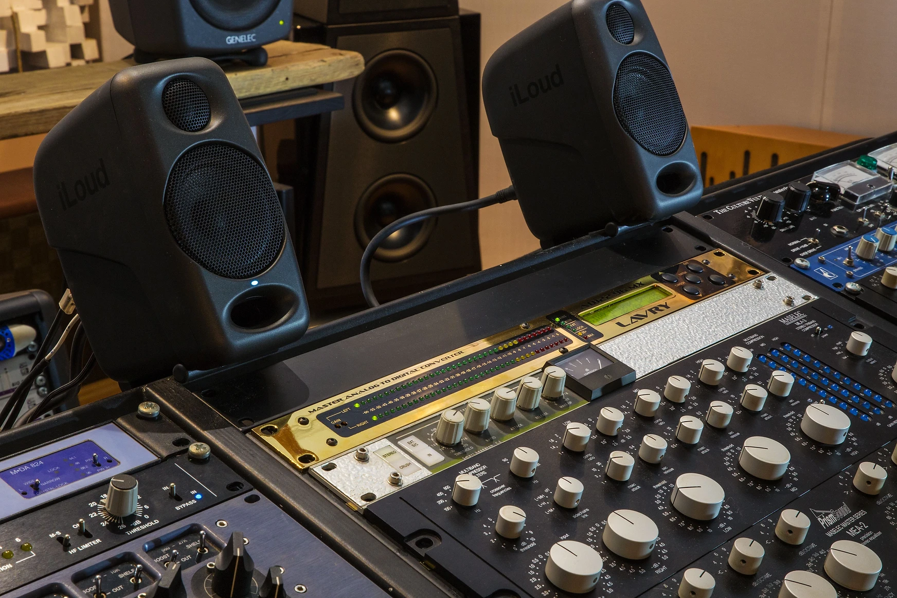 studio 2