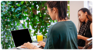 A Comparative Guide to Outsourcing Digital Marketing Services for Your Small Business: Freelancers, Marketing Agencies, and Project Marketplaces