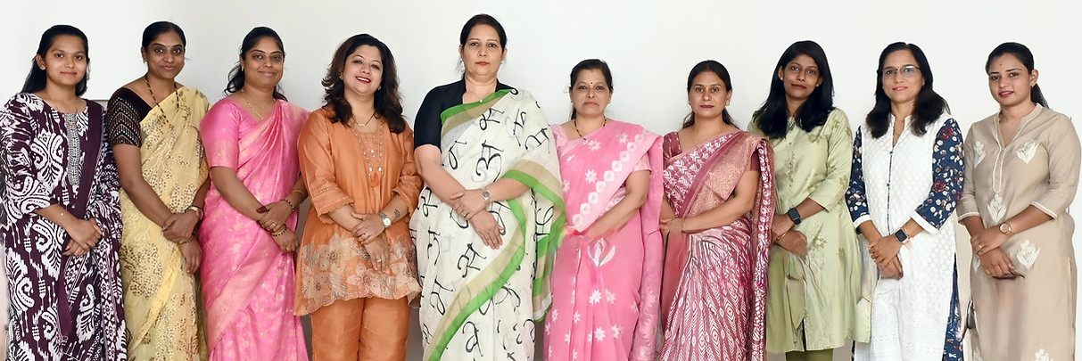 Picture of teaching and non teaching staff