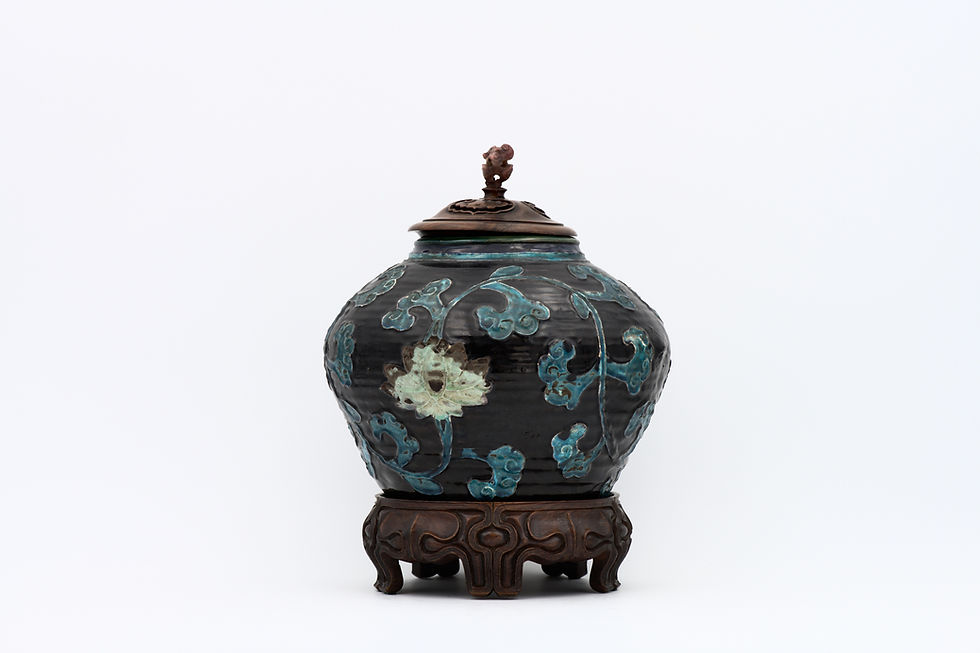 縮圖：Fahua Topf mit Lotusdekor, 16. Jh. Ming, China