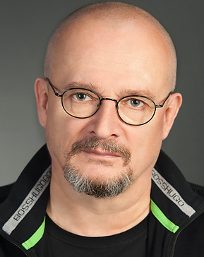 Bernhard Heinzlmaier_Portrait.jpeg