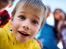 Die UN-Kinderrechtskonvention – Zur Würde beim Heranwachsen!