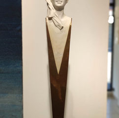 Alchimiste.
Poudre de marbre/socle fer. Sculpture d'Ivan Gomez Aparicio
86 X 10 x 10 cm
signée et numérotée/8