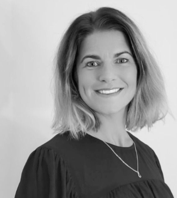 Tori Smart, Consultant