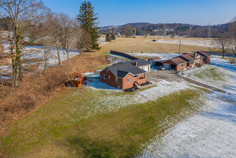 795 Schenley Rd, Leechburg, PA 15656-12.