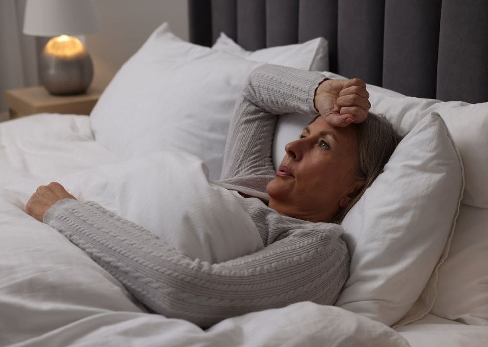 mulher com insônia na menopausa