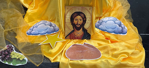 Dankgottesdienst Deko der Erstkommunion.jpg