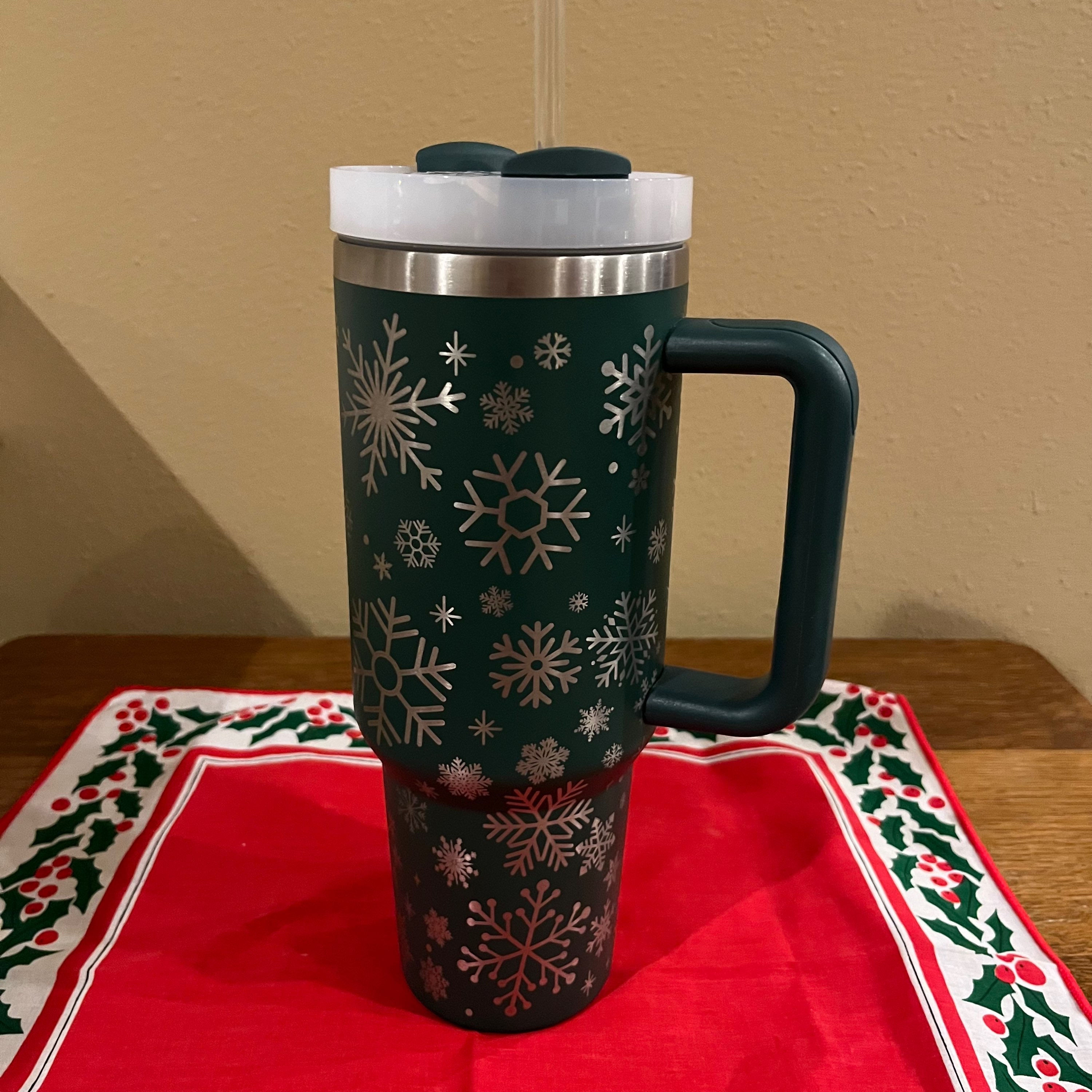 40 oz Mug in Green: Snowflakes