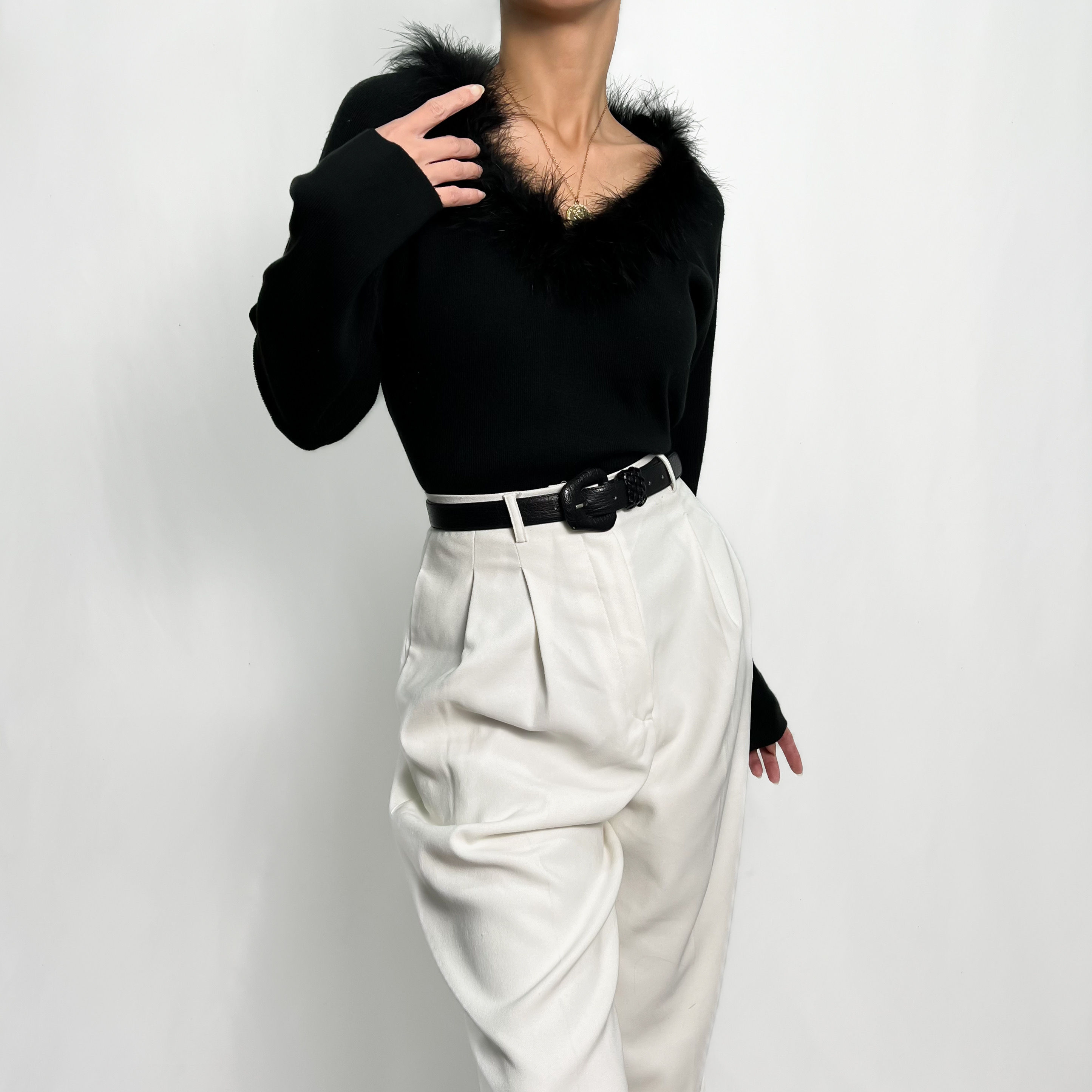 Onyx Boa Trimmed Long Sleeved Top S-M