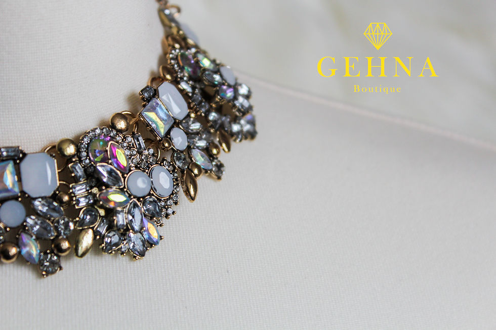 Küçük resim: Silver/White/Gold Bib Necklace