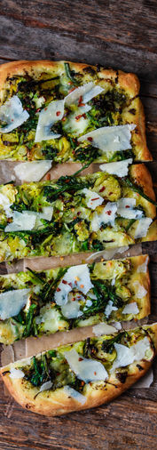 meghan_rodgers_photography_brussel_sprouts_pizza_3.jpg