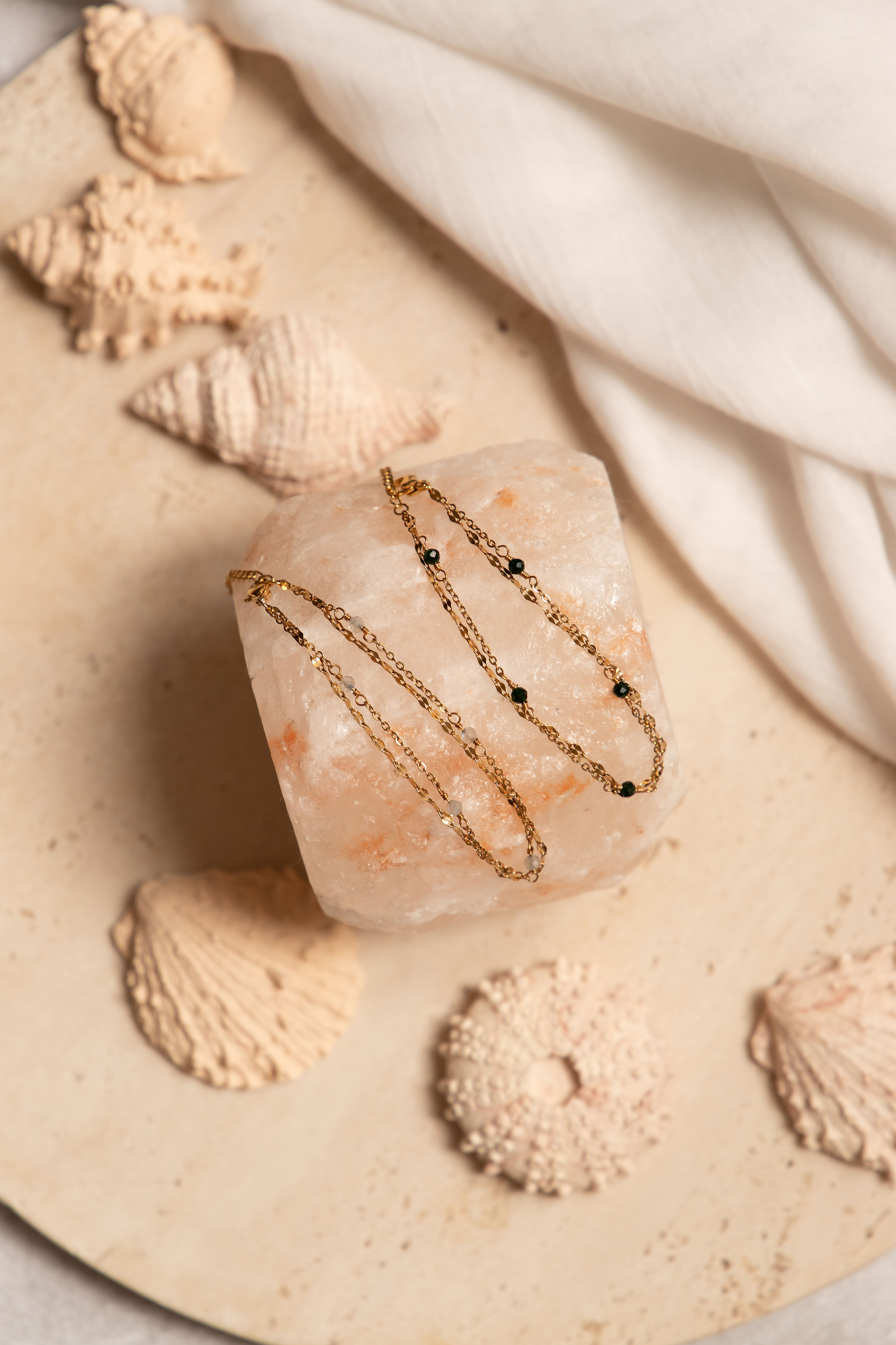 Bracelet réglable en acier inoxydable et pierres naturelles, fait main à Paris