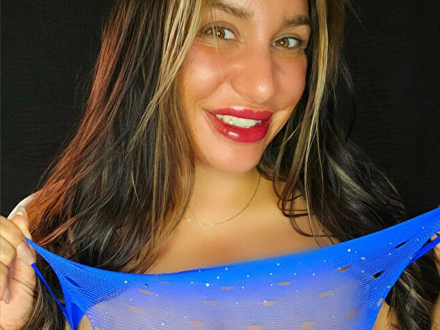 Larizza Bekend van TV Is Klaar Voor een Feestje