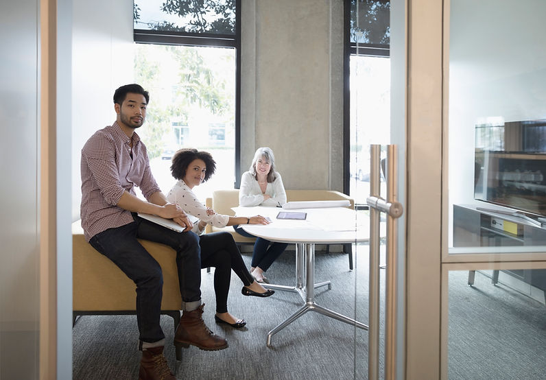 Gente de negocios seguros