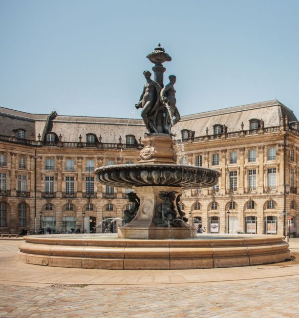Thumbnail: Visit to Bordeaux UNESCO in a Citroën 2CV