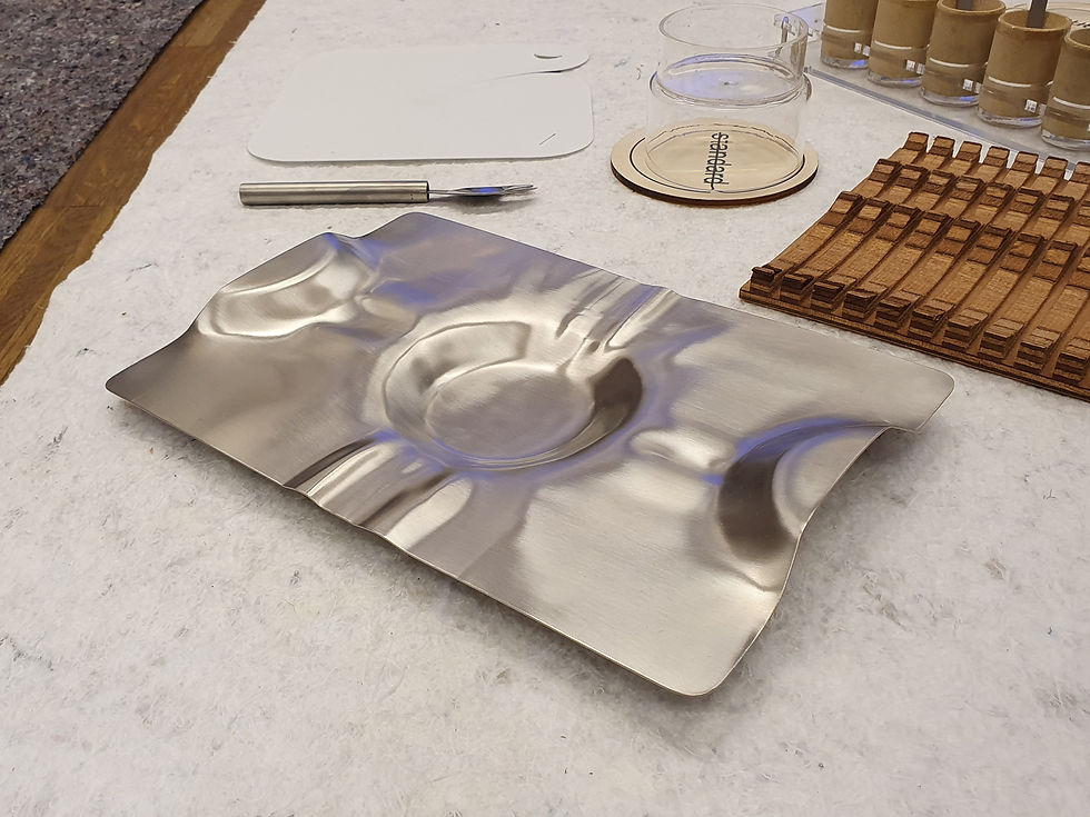 CISQREO_ Metal Tray_mai cohen-6.jpg
