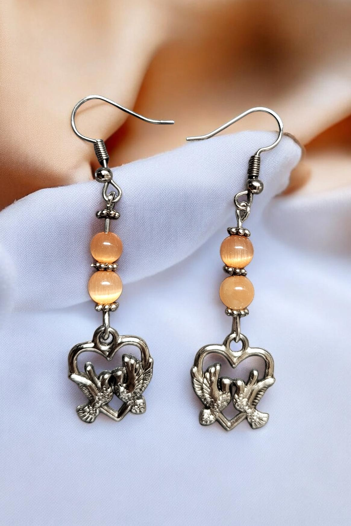 ✨ Boucles d’oreilles cœur & colombes – Bijou symbolique amour et paix