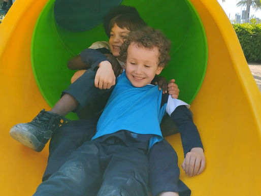 FEM EDUCACIÓ FÍSICA AL CARRER