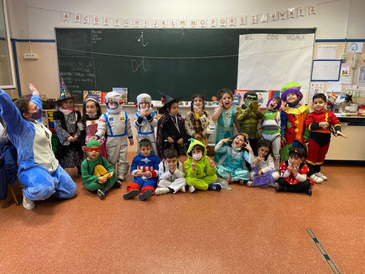 La disfressa ens hem posat i a l'escola el carnaval hem celebrat! Que bé ens ho hem passat!