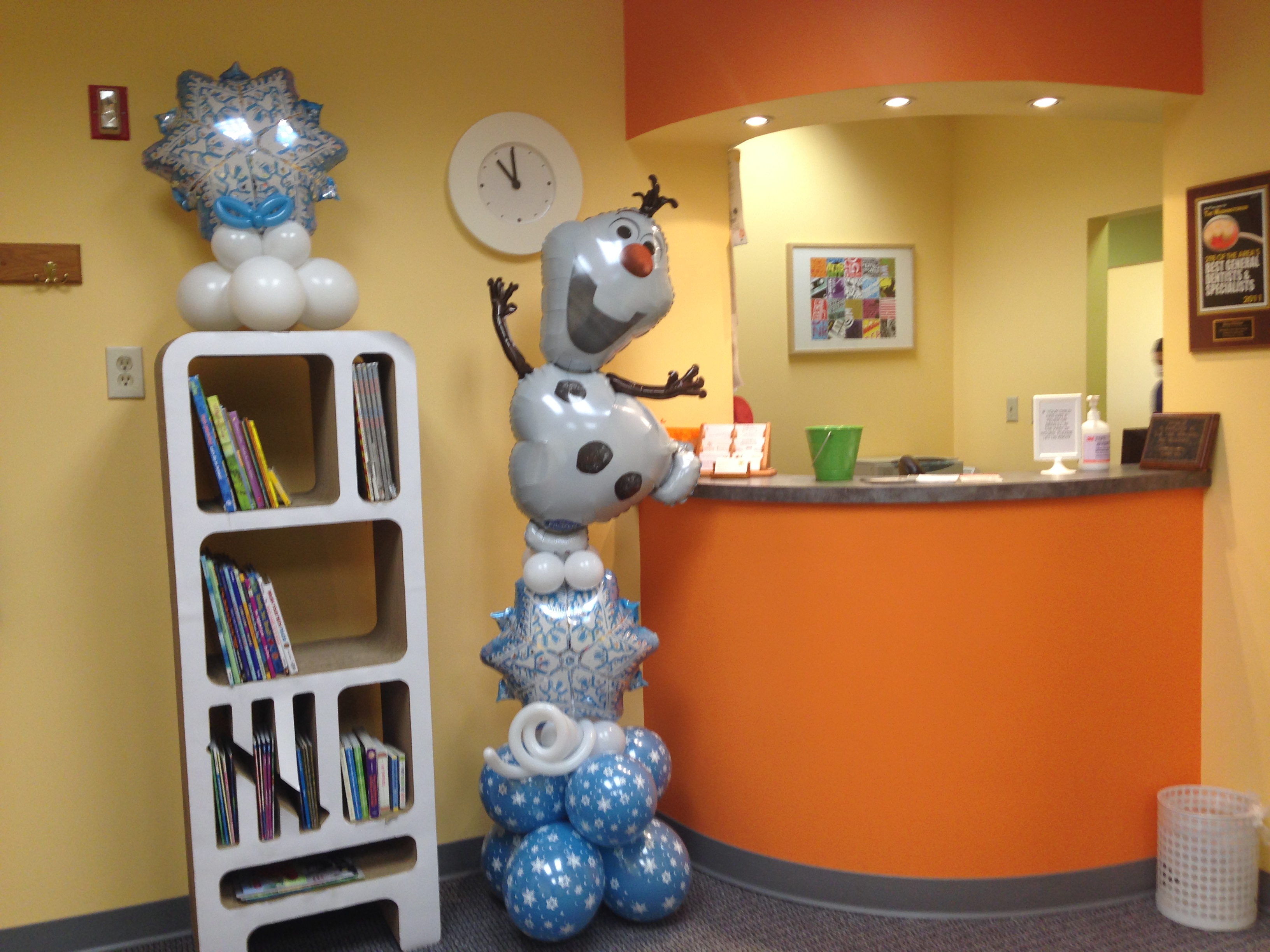 Frozen Balloon Column | Washington DC | Balloon Zoom