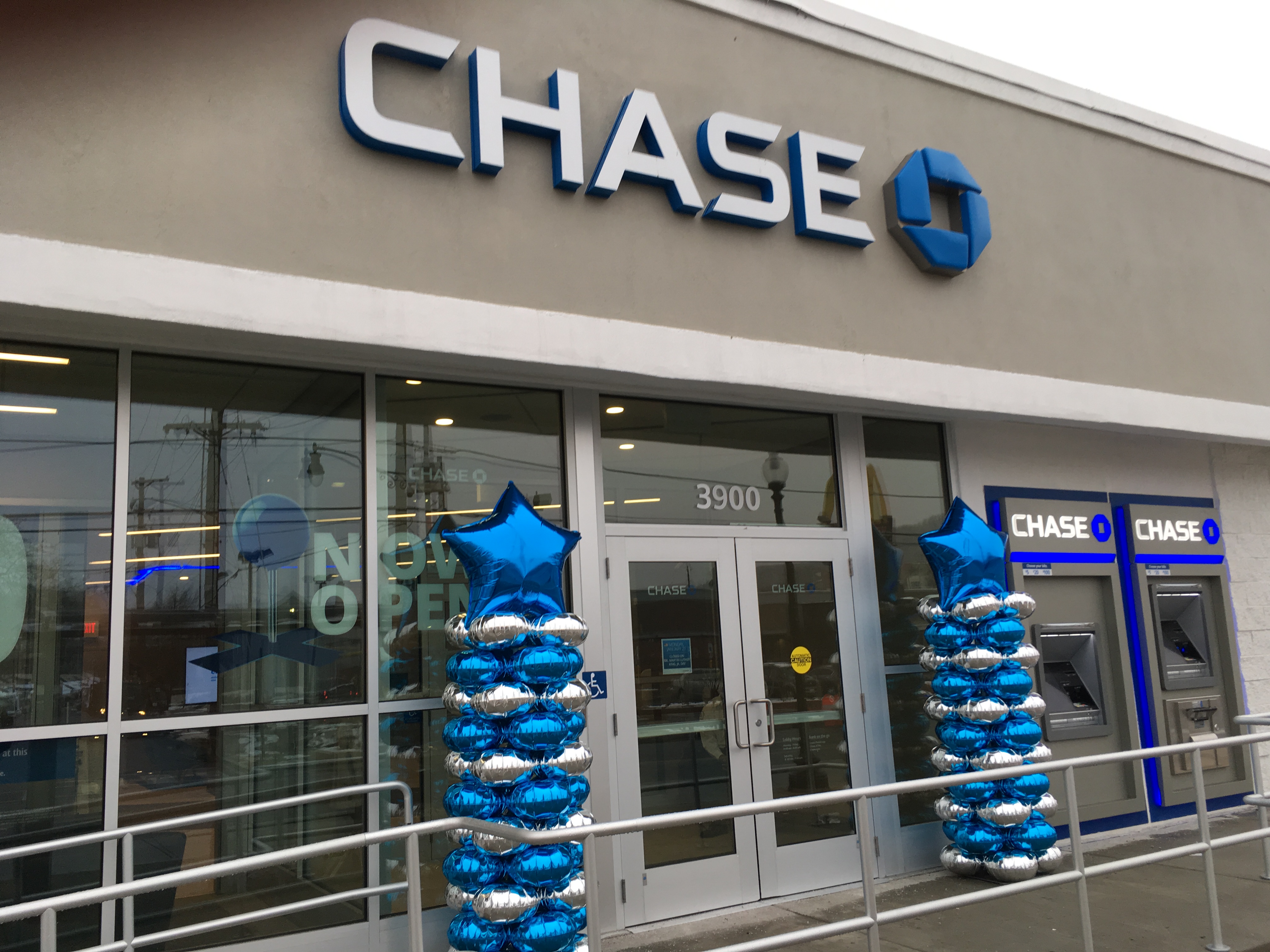 Ribbon Cutting Balloons | Washington DC | Balloon Zoom