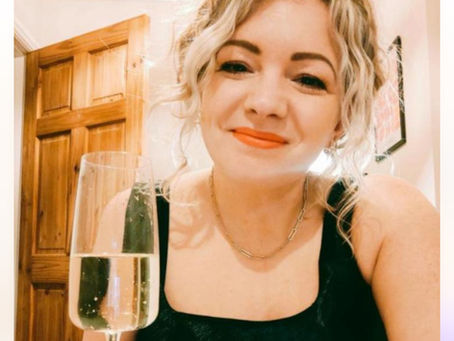 🦋 From Overthinking & Comparison to Calm Confidence: Nic’s Coaching Transformation with Sarah Tombs