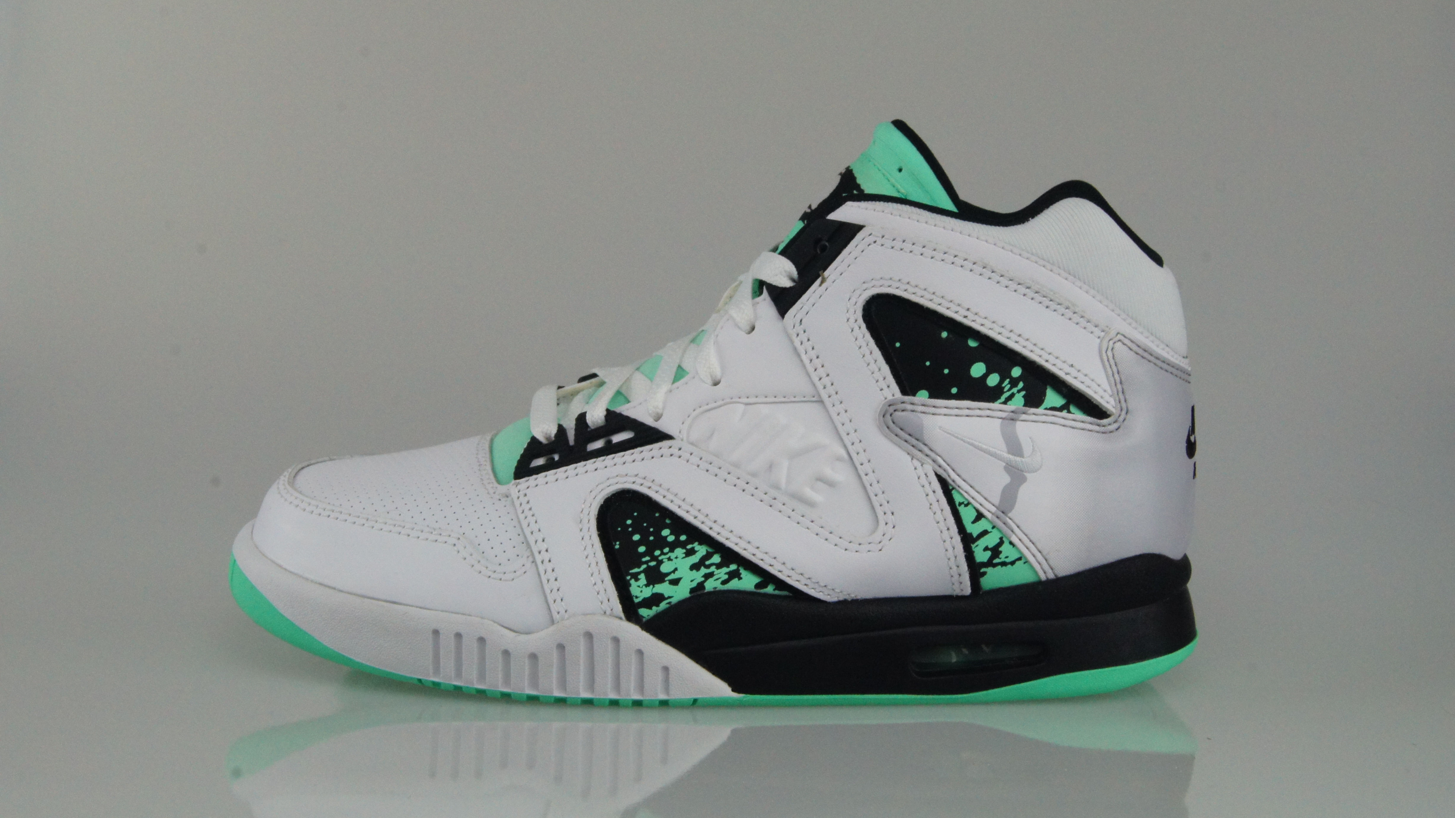 AIR TECH CHALLENGE HYBRID QS
