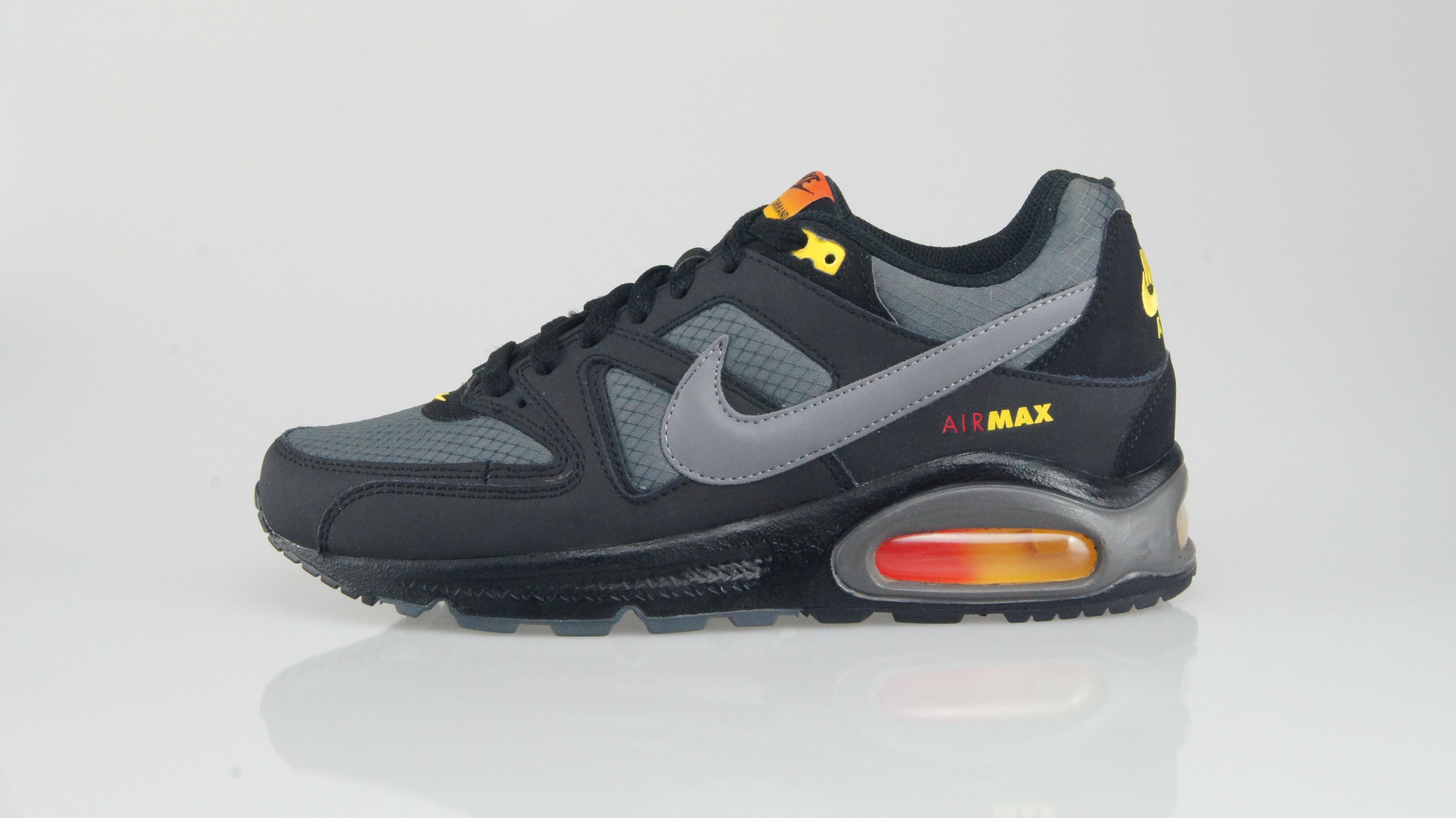 AIR MAX COMMAND