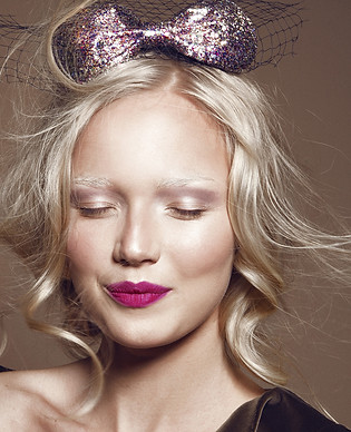 Woman With Glitter Bow_edited.jpg