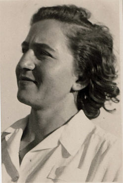 Malka_Cohavi_1947.jpg