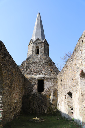 Burgkirche Gossam, Ruhestätte der "unfröhlichen Kinder"