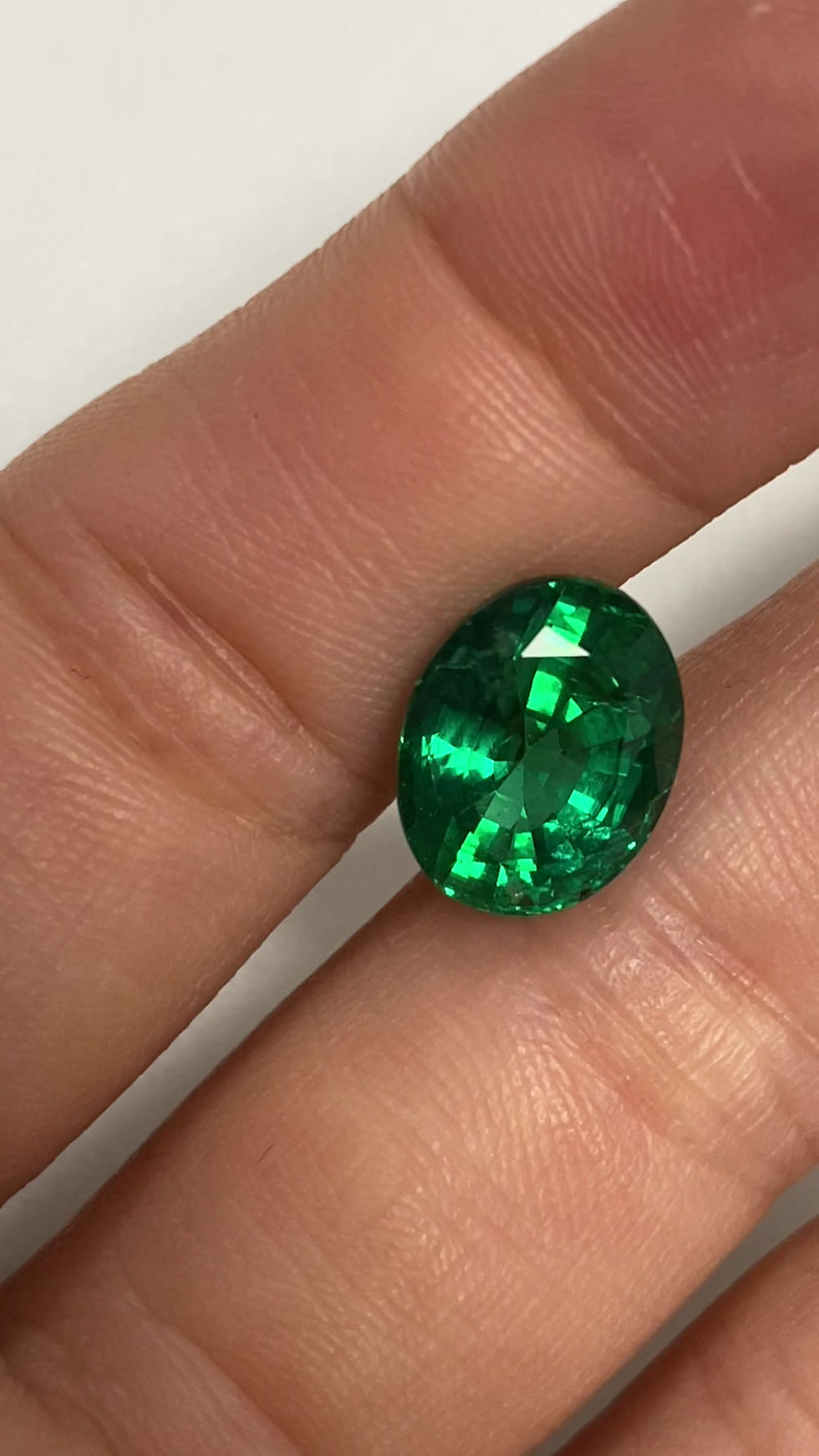 Thumbnail: Emerald Oval 4.91 cts