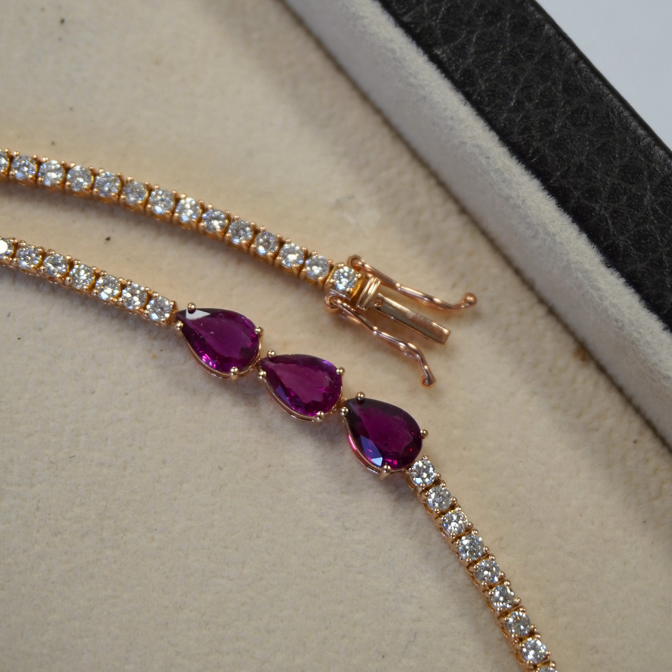 Thumbnail: 26 Carat Floral Ruby Necklace in 18K Rose gold 23 Inches