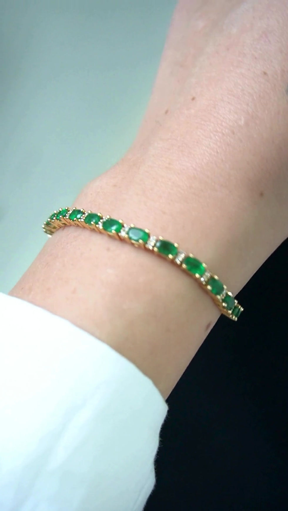 Thumbnail: 6 Carat Emerald Tennis Bracelet 5x3 mm 18k Yellow Gold