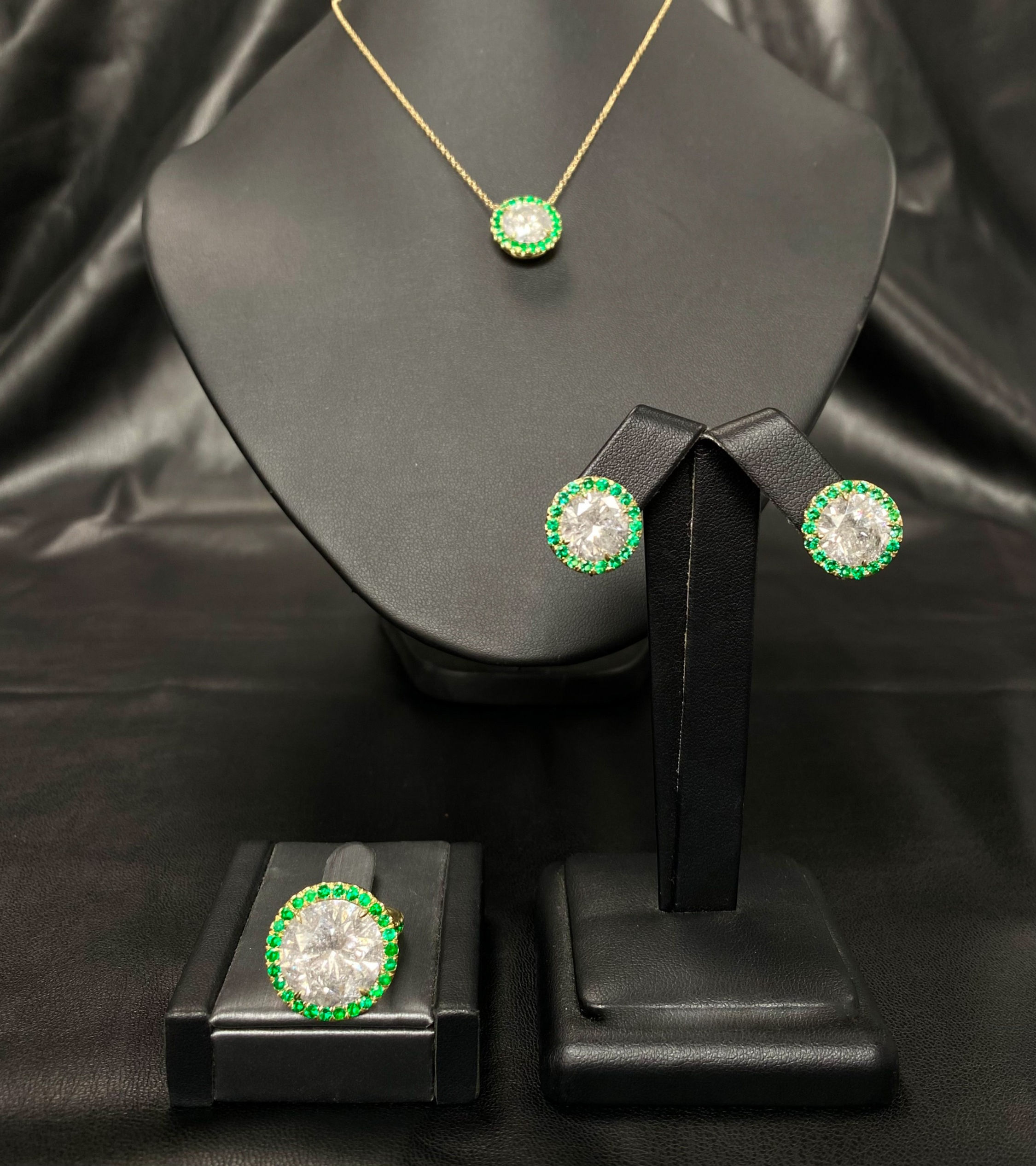 Diamond and Emerald Jewelry Set 29+ CTS
