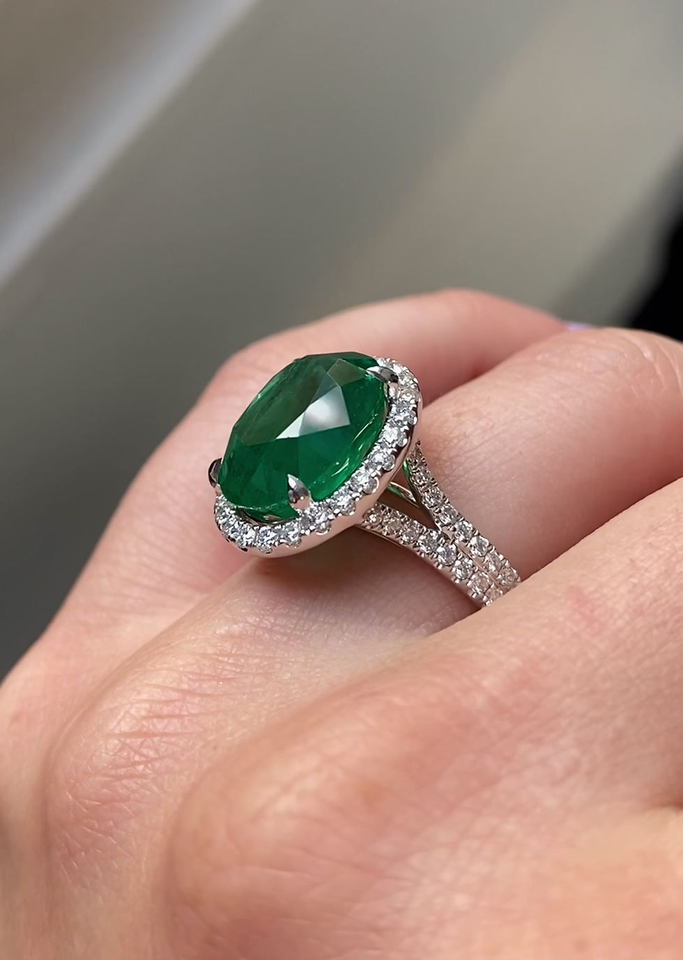 Thumbnail: 7.87 CTS Emerald Oval Ring