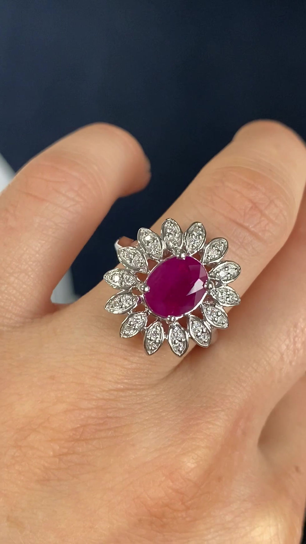 Thumbnail: Ruby Oval Ring 2.74 Cts