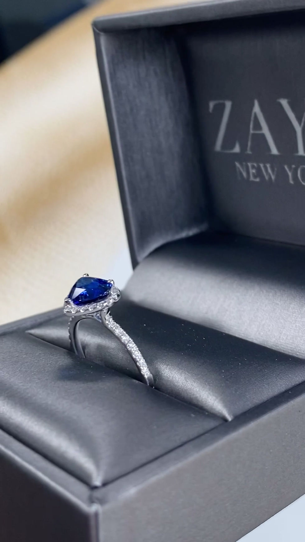 Thumbnail: Ceylon Sapphire Heart Ring 1.82 Cts
