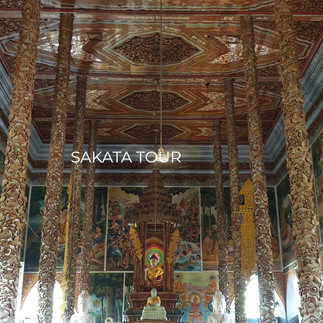 L'intérieur du Vihear du Wat Damrei Sor à Battambang