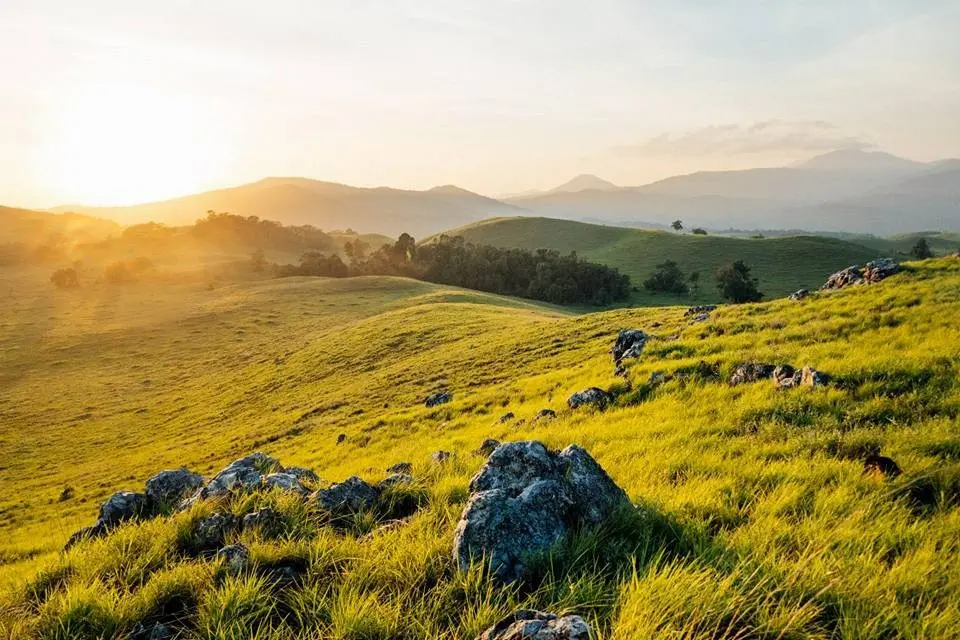 Le beau coucher de soleil au parc national de Virachey