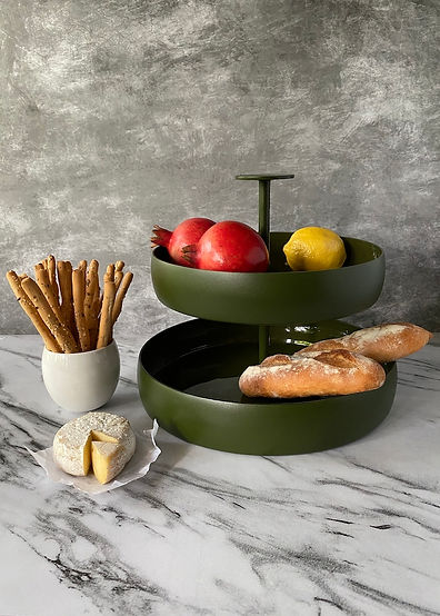 Serveware at its best, use two tiers to delight your guest at home